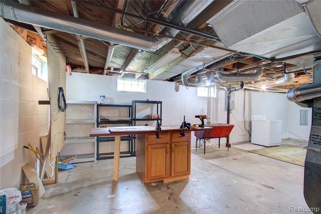 Building Photo - 249 S Chocolay Ave