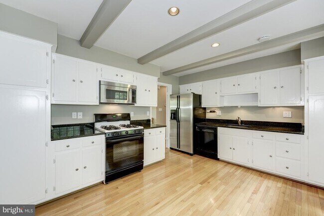 Building Photo - 11733 Ambleside Dr