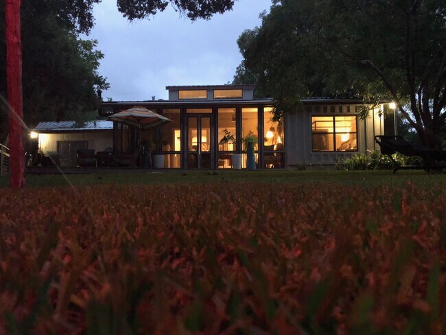 Building Photo - 710 Whippoorwill Dr