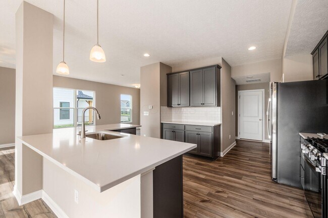 Building Photo - 5494 Dutch Ln