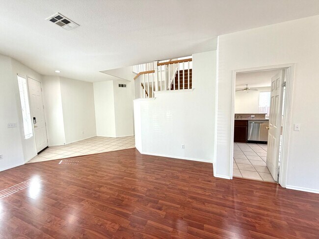 Building Photo - Spacious Oak Creek Cul-de-Sac Home with 5 Bedrooms & 3-Car Garage