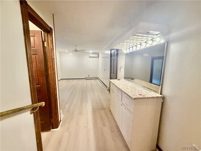 Building Photo - 94 S Prince Dr