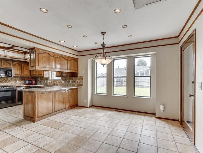 Building Photo - 12414 S Villa Ave