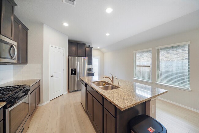 Building Photo - 9307 Colonial Bent Pl