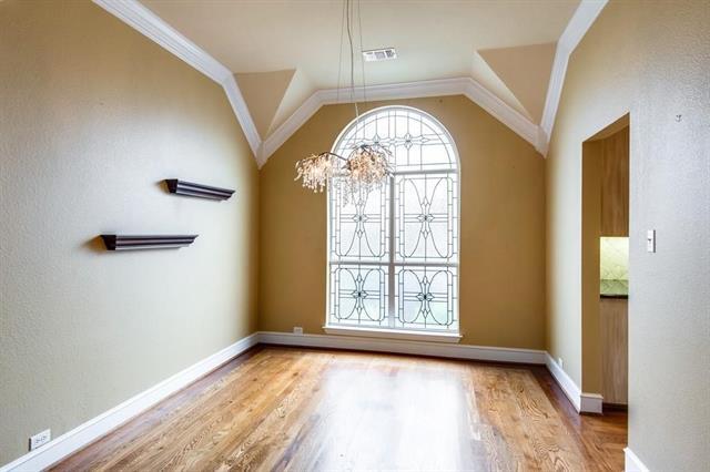 Building Photo - 725 Saxon Trail