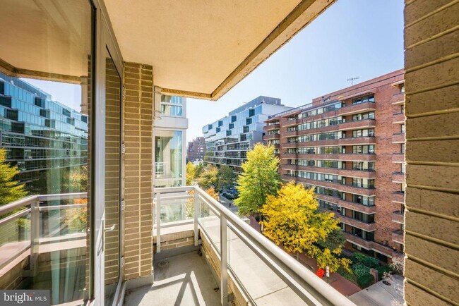 Building Photo - 1155 23rd St NW