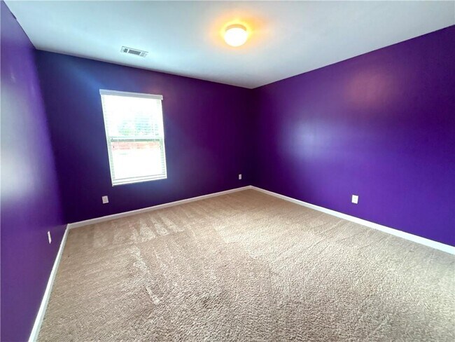 Building Photo - 8389 Regent St