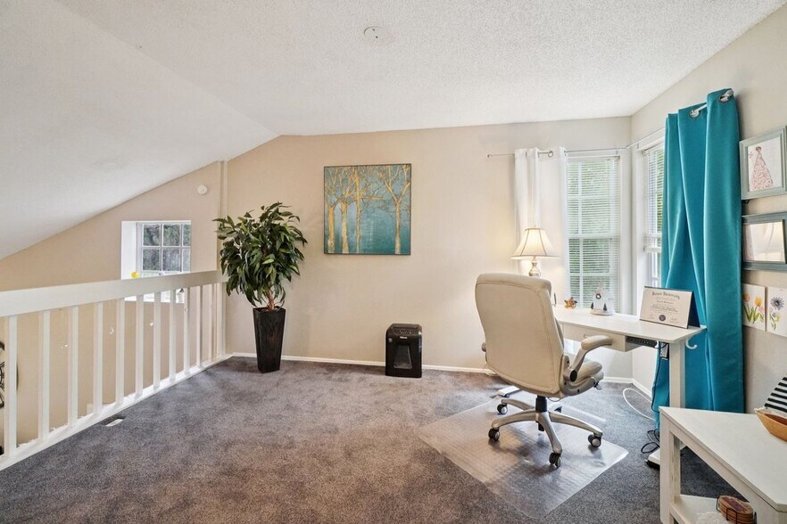 Building Photo - 2243 Andover Cir