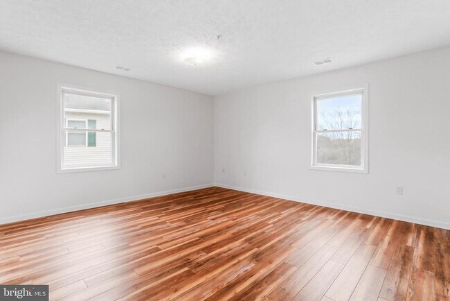 Building Photo - 145 Hailey Ln