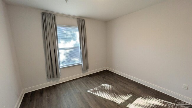 Building Photo - 313 N Navy Blvd