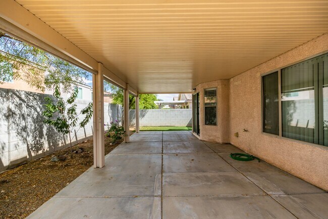 Building Photo - Beautiful 3 bedroom home near South Summerlin!
