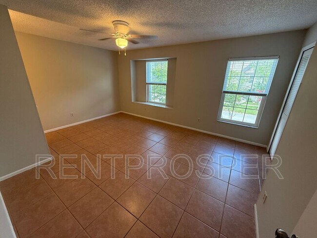 Building Photo - 4435 Brook Hollow Cir