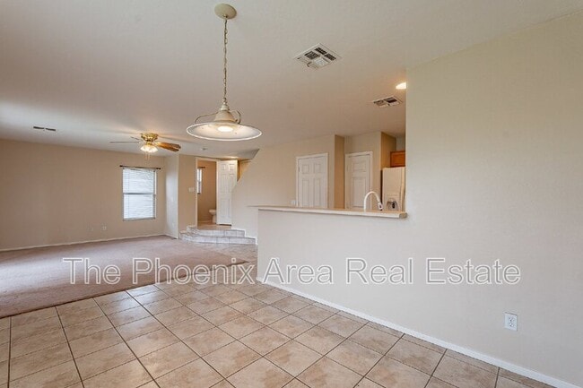 Building Photo - 11928 W Columbine Dr