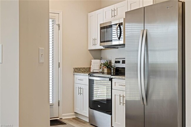 Building Photo - 5641 Carrington Ct