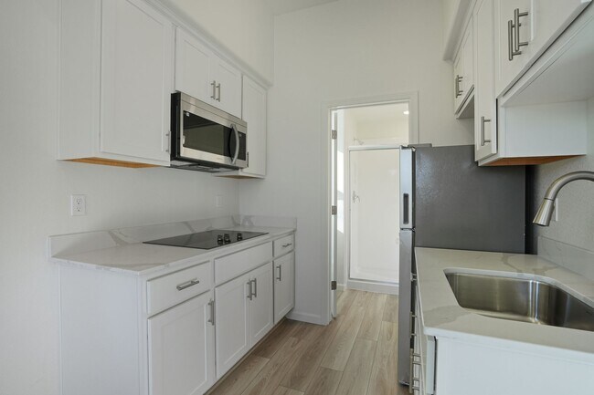 Building Photo - 3814 Norbridge Ave