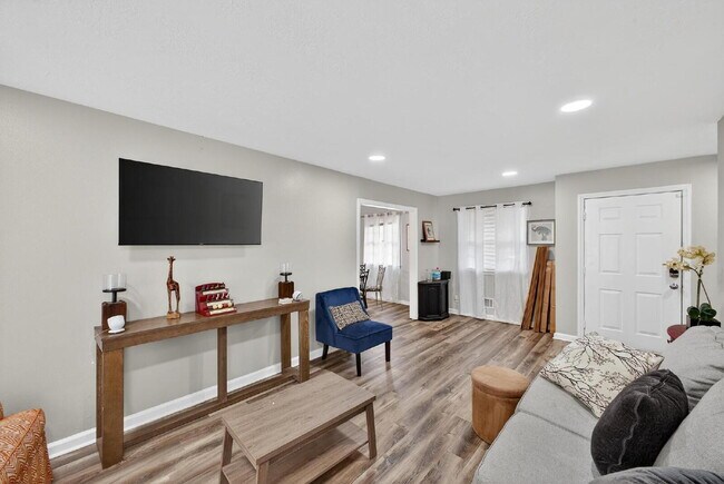 Building Photo - Fully Furnished Modern Ranch with Amazing Kitchen!