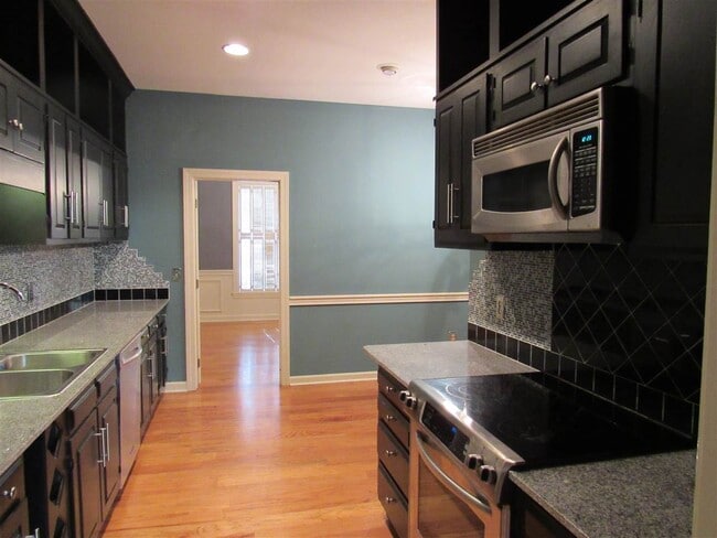 Building Photo - 255 Eastbrooke St