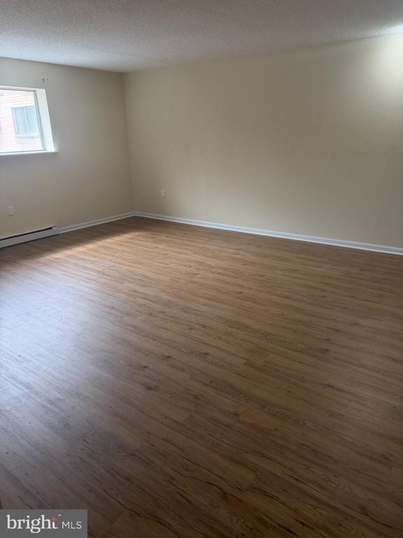 Building Photo - 400 Glendale Rd