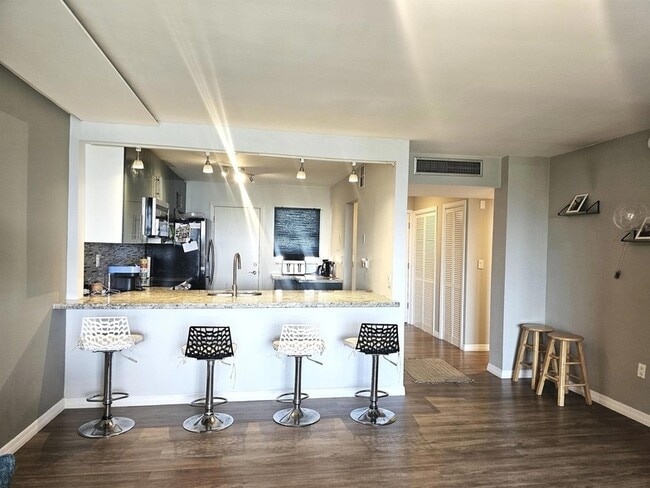 Building Photo - 1780 NE 191st St