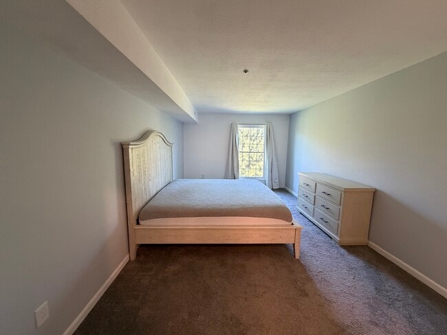 Bedroom - 77 Atterbury Blvd