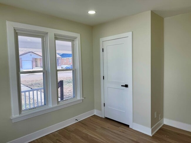 Building Photo - Beautifully Renovated 3 Bed 1 Bth Home in Webster Schools