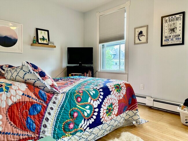 Building Photo - 49 Grove St