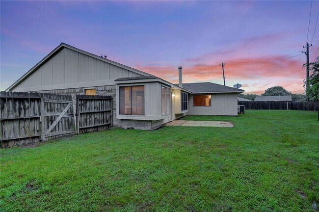 Building Photo - 16403 Quail Call Dr