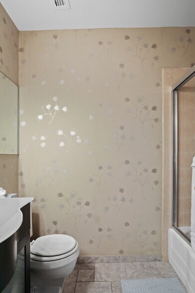 Building Photo - 3000 Farnam St