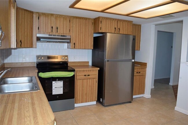 Building Photo - 463 Marion Oaks Dr