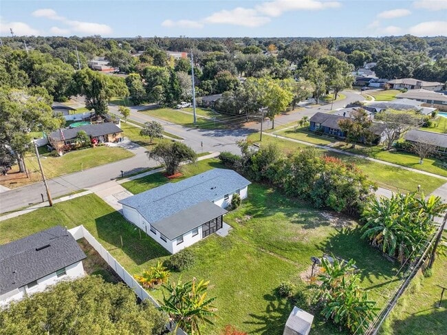 Building Photo - 3034 Touraine Ave