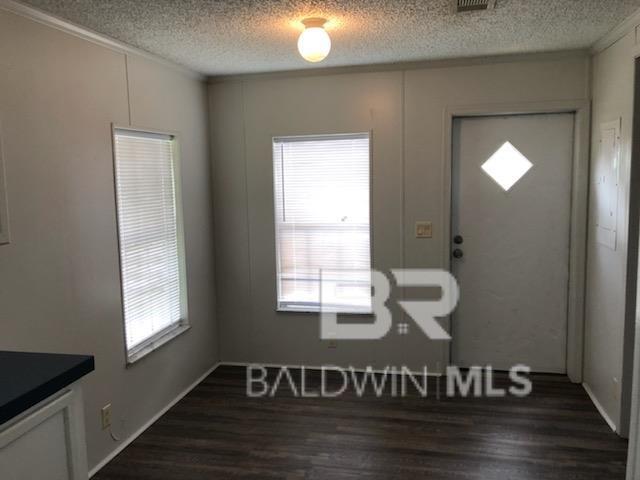 Building Photo - 210 Swallow Cir