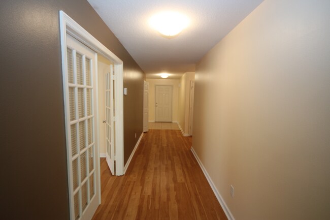 Building Photo - 153 Tuscany Bend St