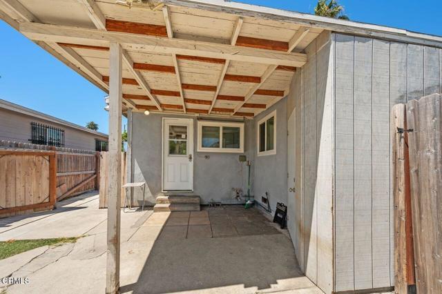 Building Photo - 1418 W 69th St