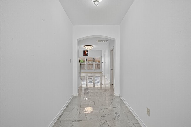 Building Photo - 2019 Argos Dr