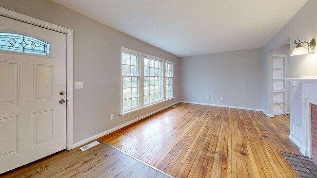 Building Photo - Maple Heights Area - 3 Bedroom Single Family Home