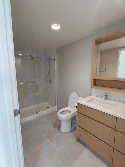 Building Photo - 1388 Kapiolani Blvd