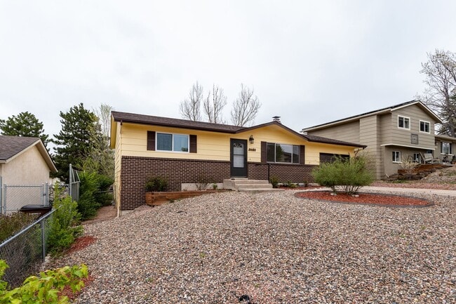 Building Photo - Stunning Ranch Style Home in East Colorado Springs!