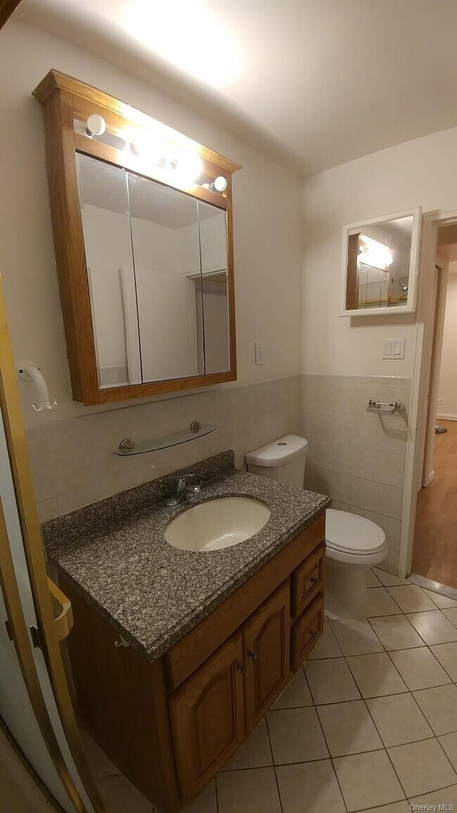 Building Photo - 41-07 Bowne St