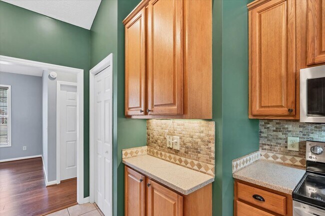 Building Photo - 329 Green Links Dr