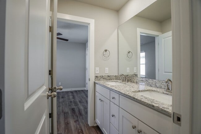 Building Photo - Now Preleasing