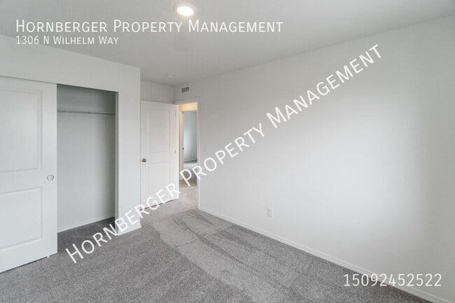 Building Photo - 1306 N Wilhelm Wy