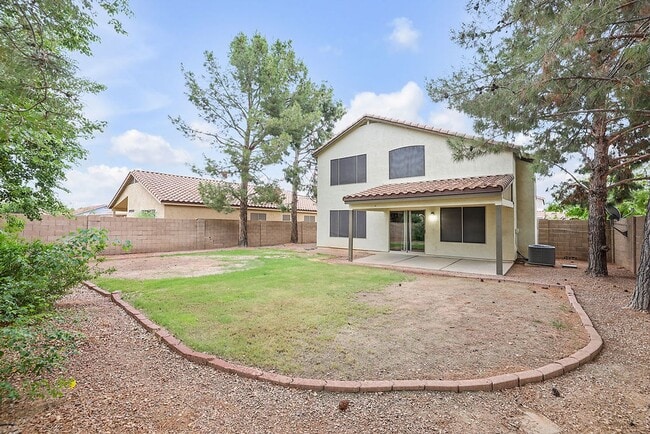 Building Photo - Perfect Gilbert Location