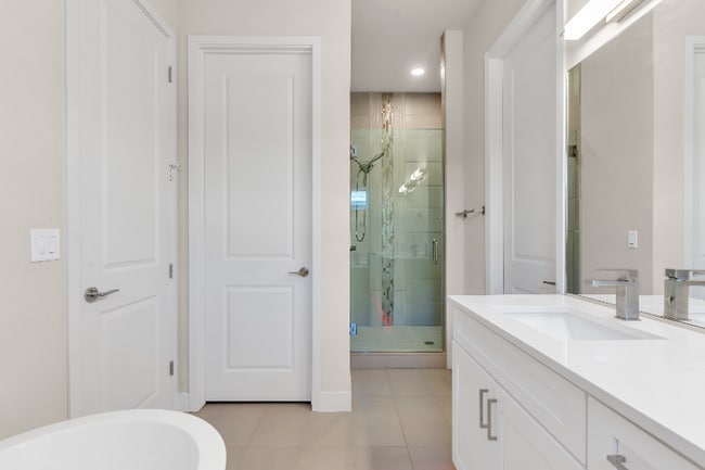 Building Photo - 1913 Conejos Pl