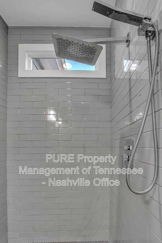 Building Photo - 3212A Lincoln Ave