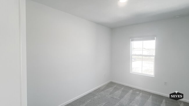 Building Photo - 2562 Skyline Lp