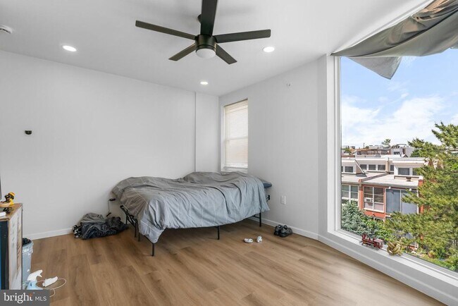 Building Photo - 1242 N 15th St