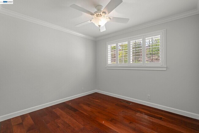 Building Photo - 647 Bonita Ave