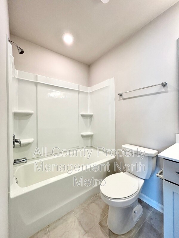 Building Photo - 3518 Hidden Valley Cir