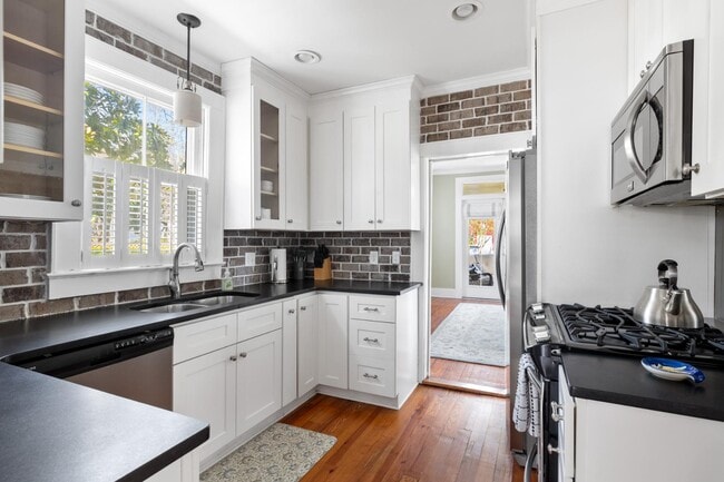 Building Photo - 56 Gadsden St