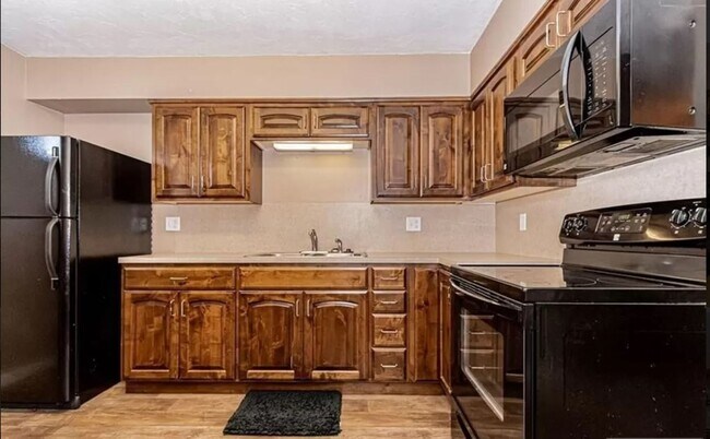 Building Photo - Super Cute 2 Bed/1 Bath Apartment on Main Street in Rexburg!